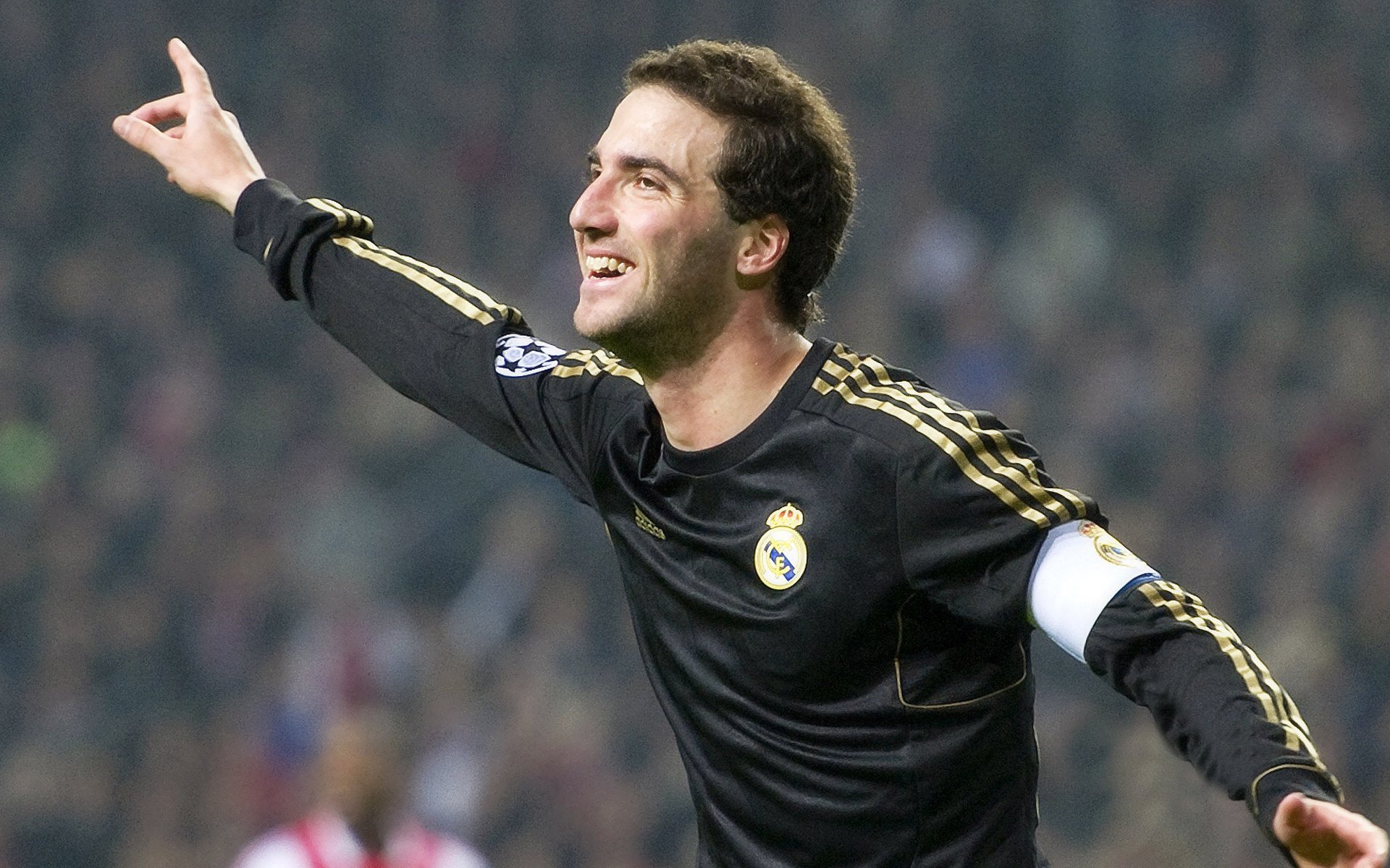 《英雄联盟手游》职业联赛与《王者荣耀》国际赛事的未来展望，英雄联盟与王者荣耀比赛