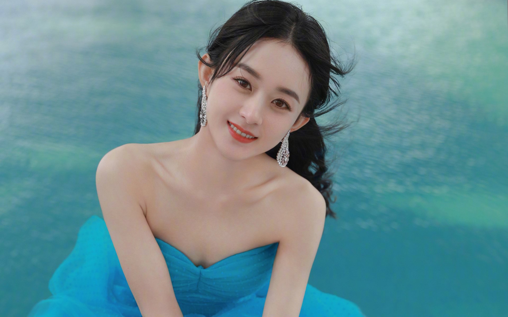 爱游戏体育官方网站-Uzi助阵电竞公益赛，弘扬体育正能量，uzi电竞俱乐部